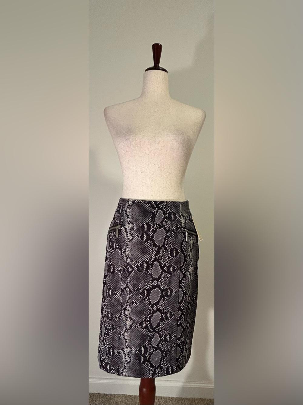NWT MICHAEL Michael Kors Snake Print Pencil Skirt Size 6 Zip Detail